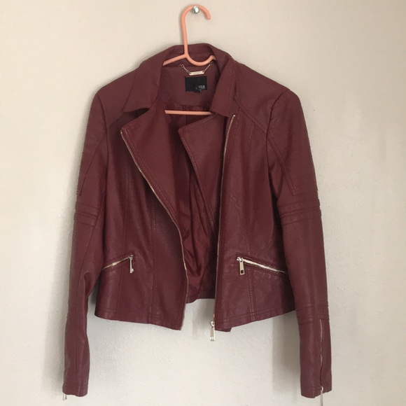 Red motorcycle jacket. - Picture 4 of 4